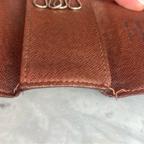 Louis Vuitton Monogram Brown Four Key Holder TH0096 - Picture 9 of 15